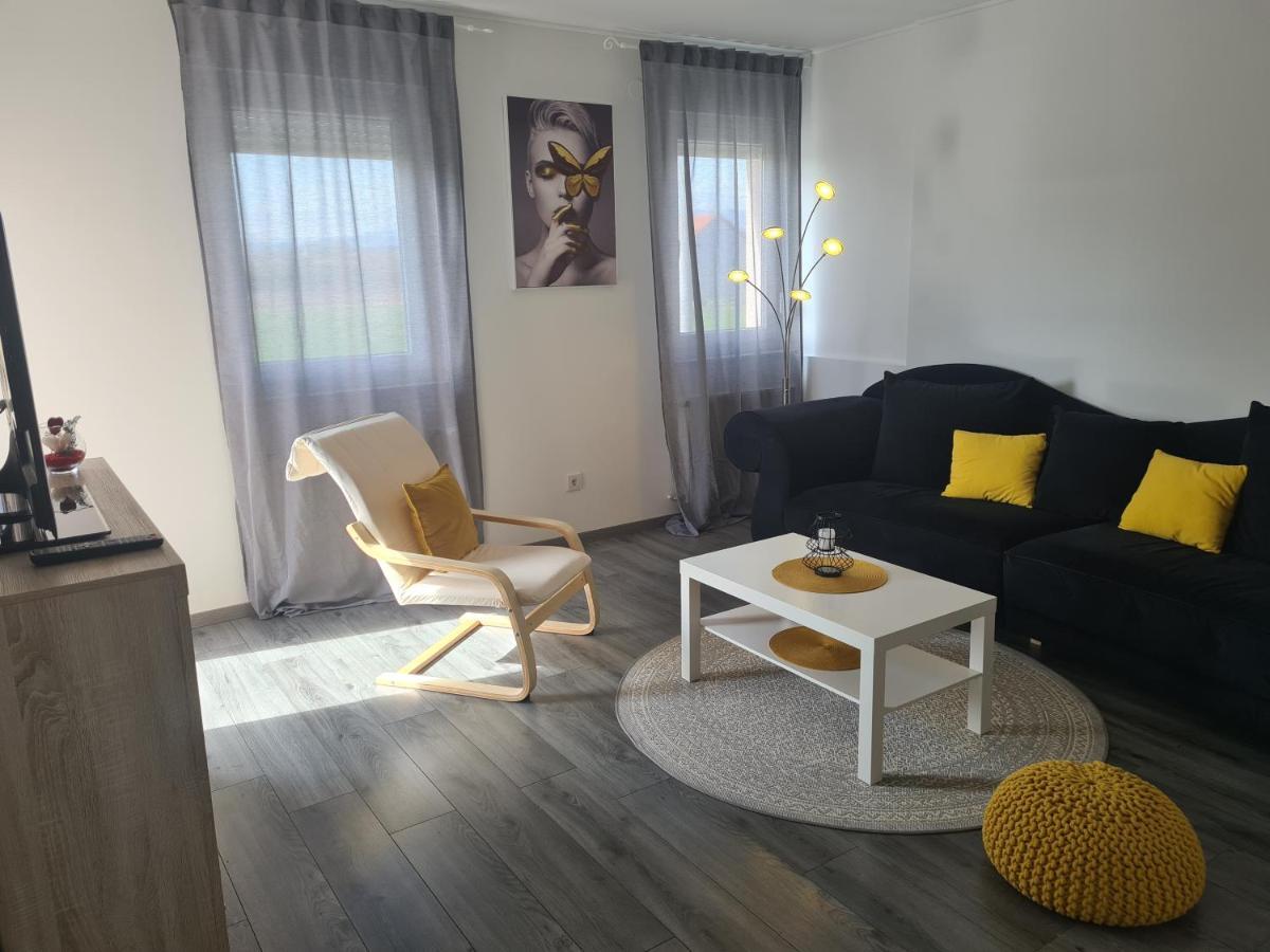 Apartman Lea Kraljevec Sesvetski Eksteriør billede